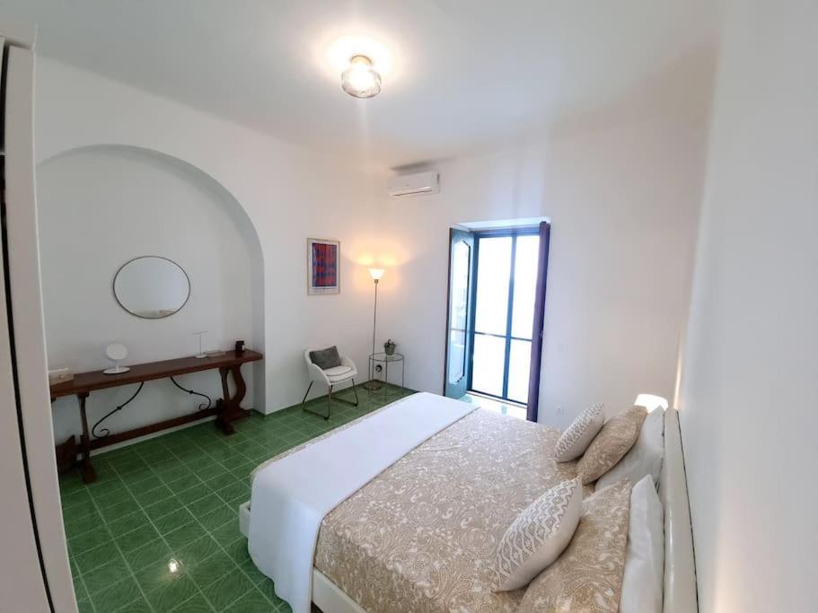 Casa Intiso - Two Double Bedroom Apartment Positano Luaran gambar