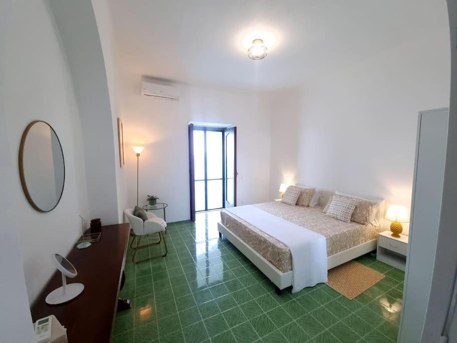 Casa Intiso - Two Double Bedroom Apartment Positano Luaran gambar