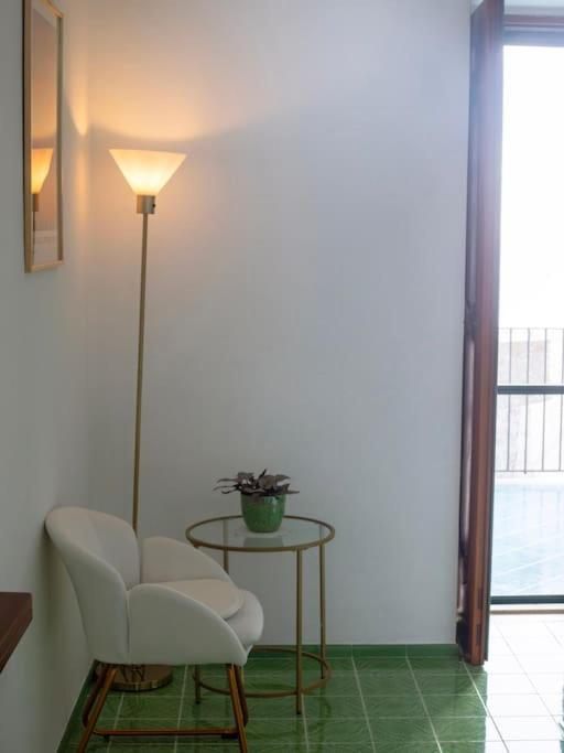 Casa Intiso - Two Double Bedroom Apartment Positano Luaran gambar