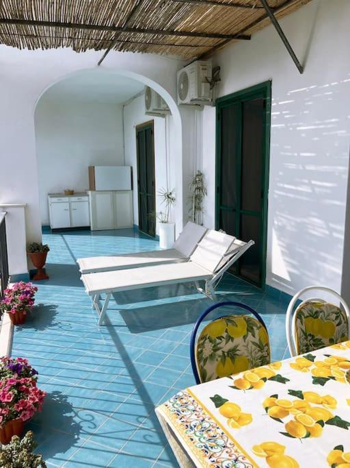 Casa Intiso - Two Double Bedroom Apartment Positano Luaran gambar